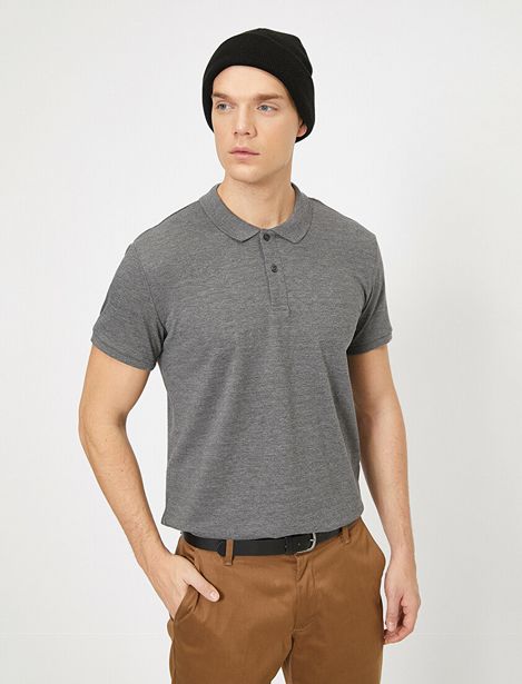 Short Sleeve Polo Neck Slim Fit T-Shirt offre à 53,99 Dh
