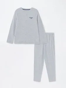 Textured Pyjama Set offre à 279 Dh sur Lefties