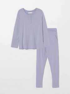 Maternity Pyjama Set offre à 329 Dh sur Lefties