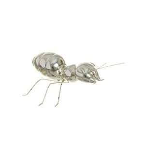 Ant decoration silver offre à 269 Dh sur miro home